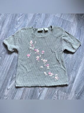 Northern Reflections Sage green pink floral embroidered short sleeve stop